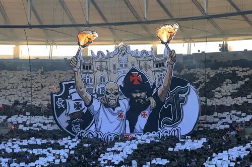 Brasileirão: Vasco vence clássico, Corinthians amplia crise e Cruzeiro entra no G-4